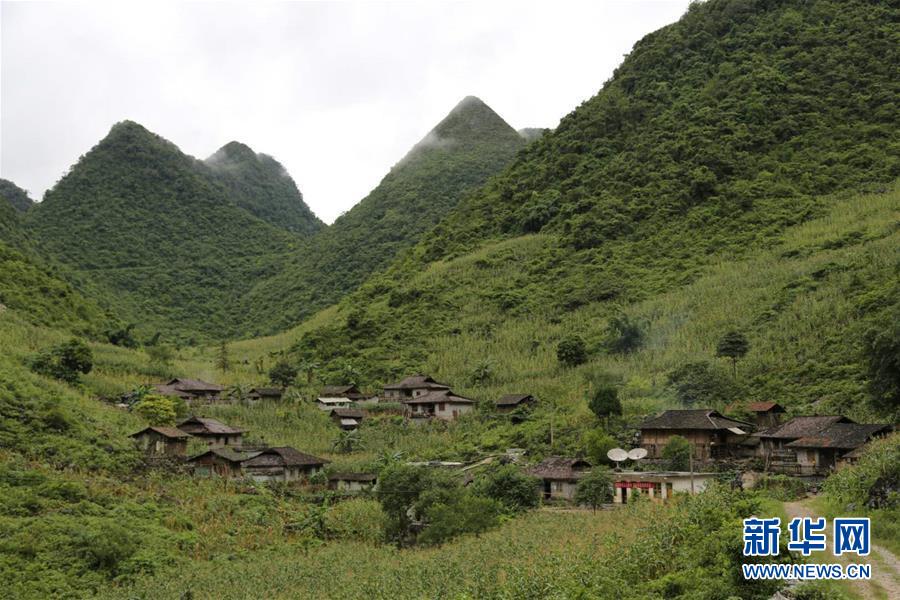 （決戰決勝脫貧攻堅·圖文互動）（2）邊境線上起新居——桂西極貧縣山村走訪見聞