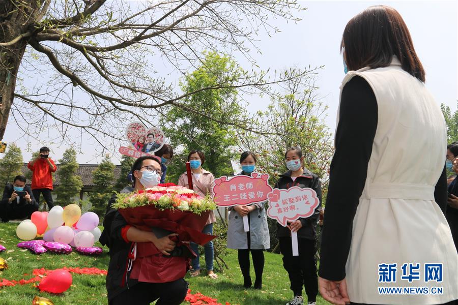 （新華全媒頭條·圖文互動）（13）“我看不見你的樣子，但我知道你是誰”——寫在國際護士節來臨之際