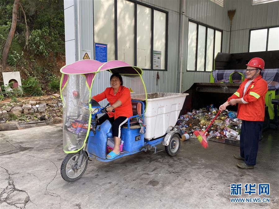 （決戰決勝脫貧攻堅·圖文互動）（1）三個土家女人見證一口刀村搬遷史