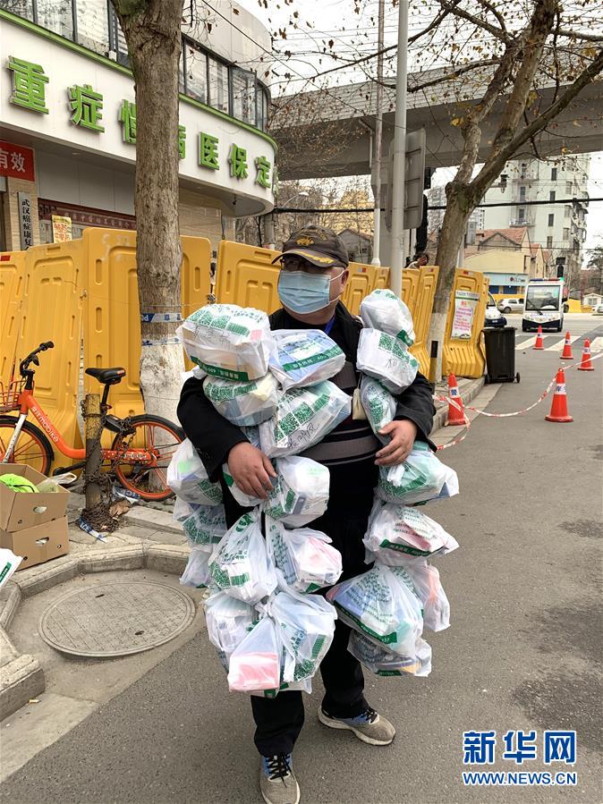 （新華全媒頭條·圖文互動）（30）風雨無阻向前進——寫在全國疫情防控阻擊戰取得重大戰略成果之際