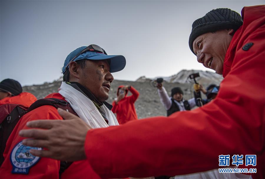 （2020珠峰高程測量）（4）2020珠峰高程測量登山隊全體隊員安全返回大本營