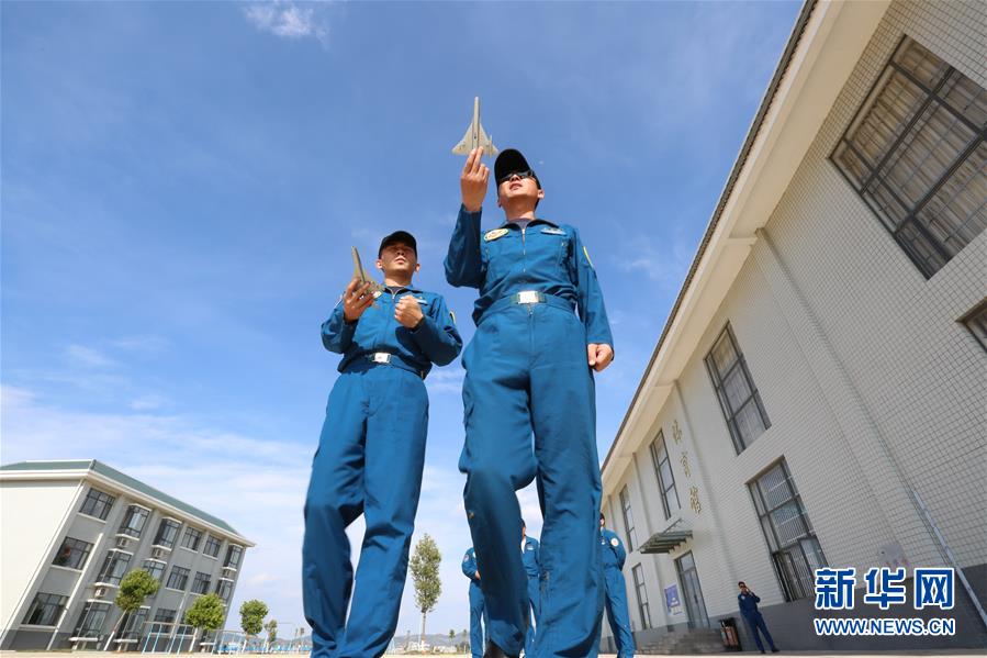 （圖文互動）（3）5290小時！中國空軍殲擊機飛行紀錄保持者光榮停飛