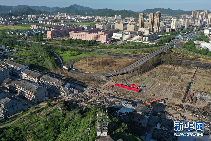 （社會）（1）國務(wù)院安委會決定對浙江溫嶺槽罐車爆炸事故查處實(shí)行掛牌督辦