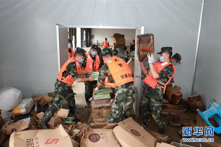 （防汛抗洪·圖文互動）（2）哪里有需要就戰斗在哪里——武警安徽總隊黃山支隊抗洪搶險記事