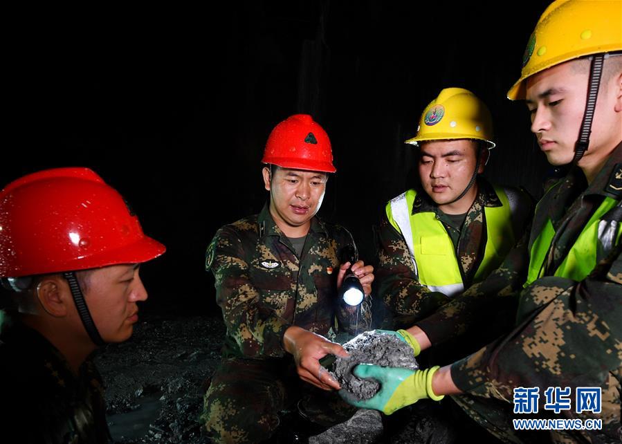 （軍事·圖文互動）（3）為導彈筑巢的“彝族雄鷹”——記“最美新時代革命軍人”沙子呷