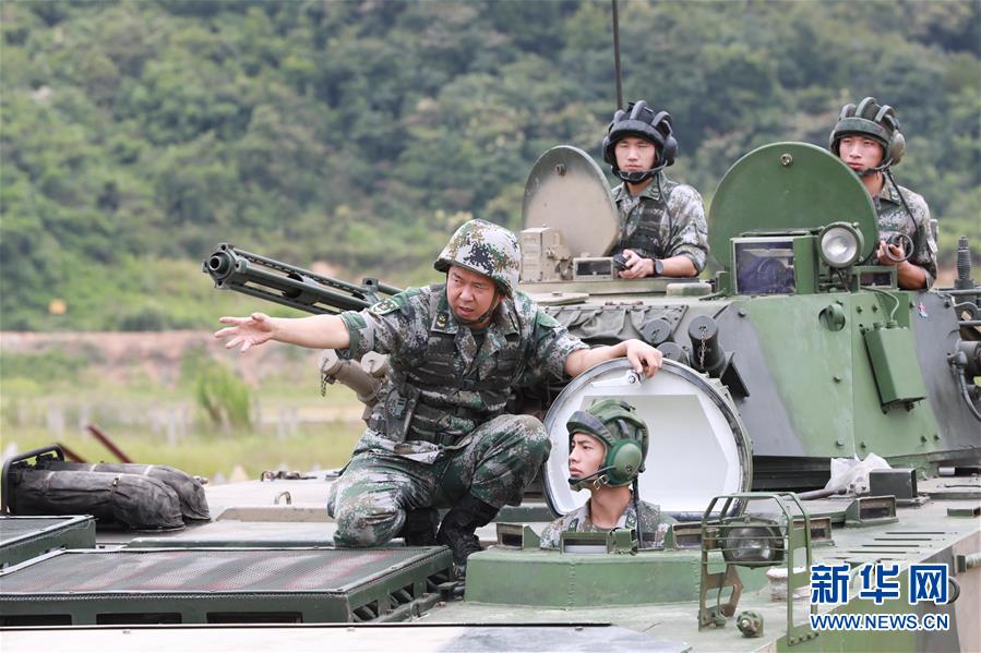 （圖文互動）（1）新時代的“勝戰先鋒”——第72集團軍某旅兩棲裝甲技師譚斌生死沖鋒盡顯勝戰本色