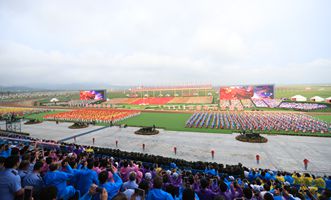 群眾行進表演