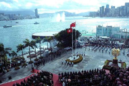 今年7月1日香港將迎來(lái)回歸祖國(guó)20周年，這是一件大事、盛事