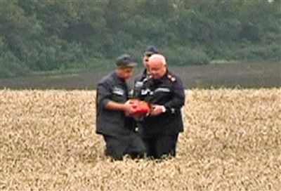 烏反政府武裝20日表示，他們已經(jīng)找到了疑似客機黑匣子的物體。