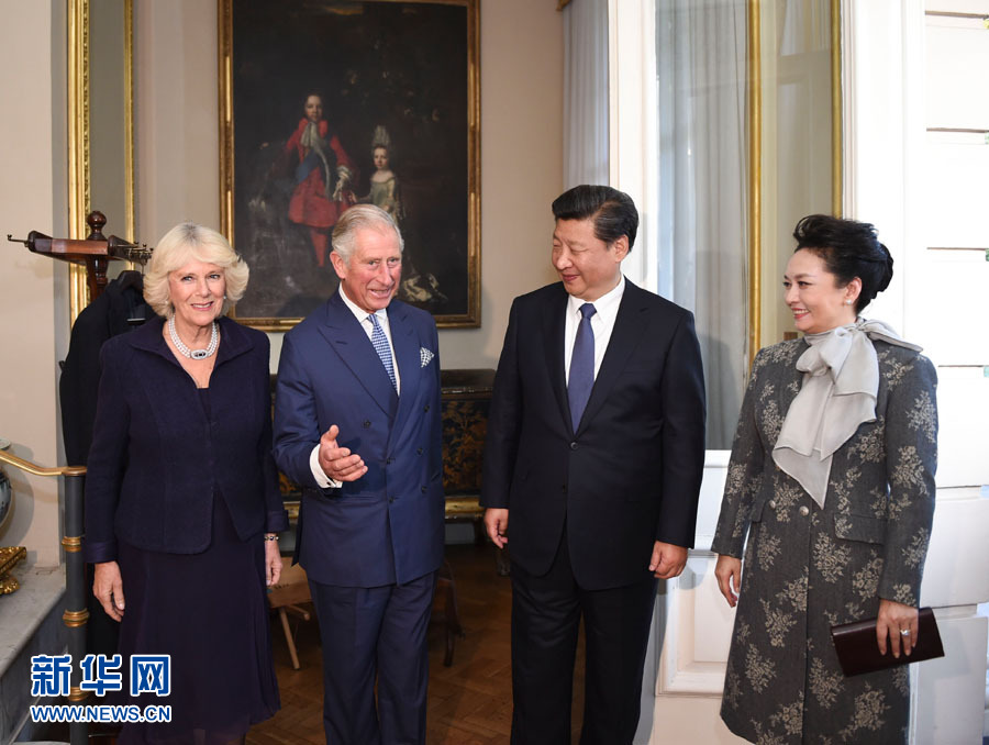 10月20日，國家主席習近平和夫人彭麗媛在倫敦會見英國查爾斯王儲夫婦。 新華社記者 謝環馳 攝