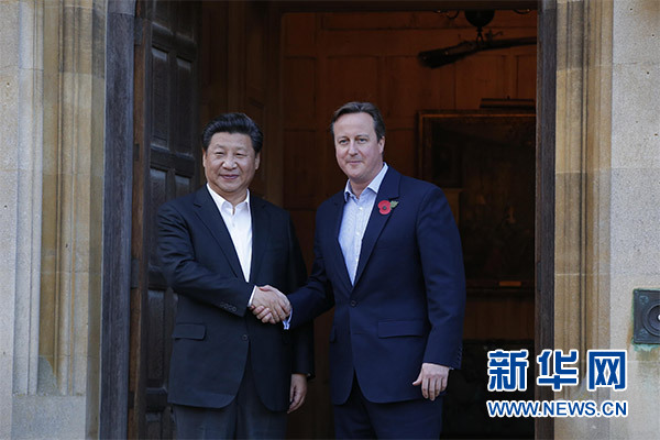 10月22日，國家主席習(xí)近平在契克斯首相鄉(xiāng)間別墅同英國首相卡梅倫再次會晤。新華社記者 鞠鵬 攝