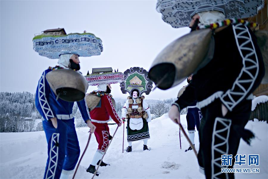 （國際）（2）瑞士山村牛鈴聲里慶新年