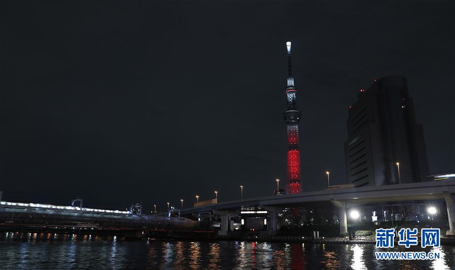 （國際）（1）日本東京晴空塔為中國春節點亮“中國紅”