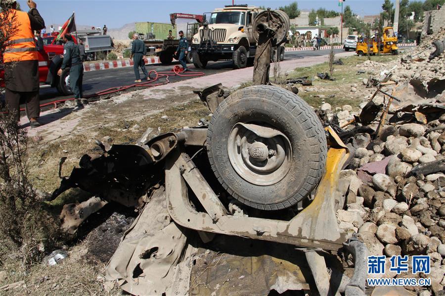 （國際）（1）阿富汗發生汽車炸彈襲擊省長車隊事件 致36人死傷