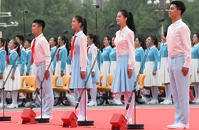 聽共青團員和少先隊員的心聲：請黨放心，強國有我！